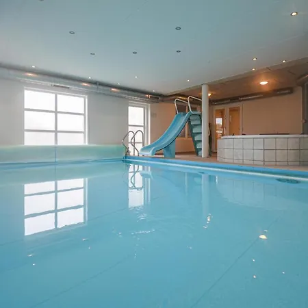 Дом отдыха 10 Bedroom Pet Friendly In