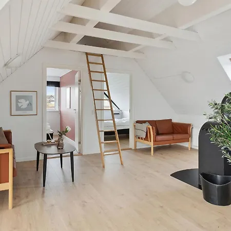 10 Bedroom Pet Friendly In *
