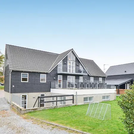 10 Bedroom Pet Friendly In *